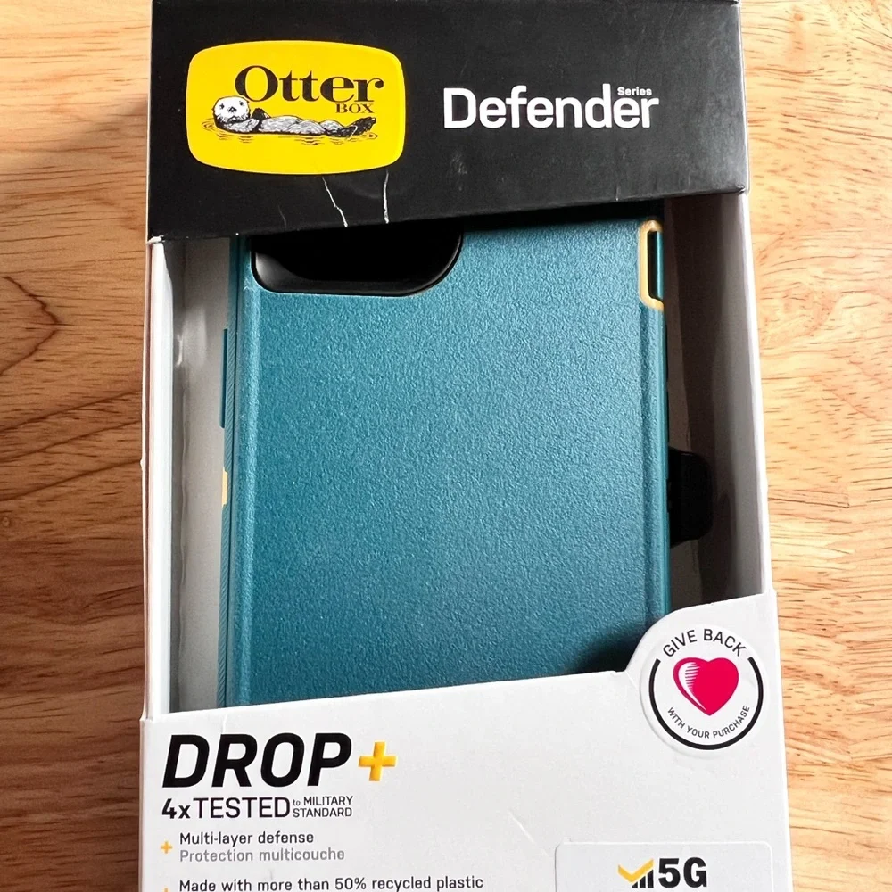 OtterBox Defender Series Teal Phone Case for iPhone 13